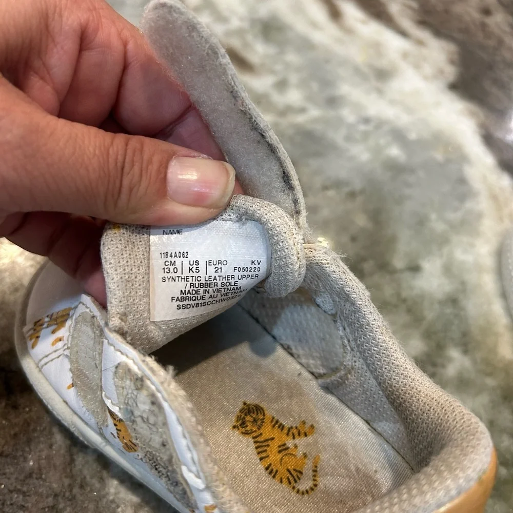 Onitsuka Tiger by Asics lawnship PS have wear baby size 5
